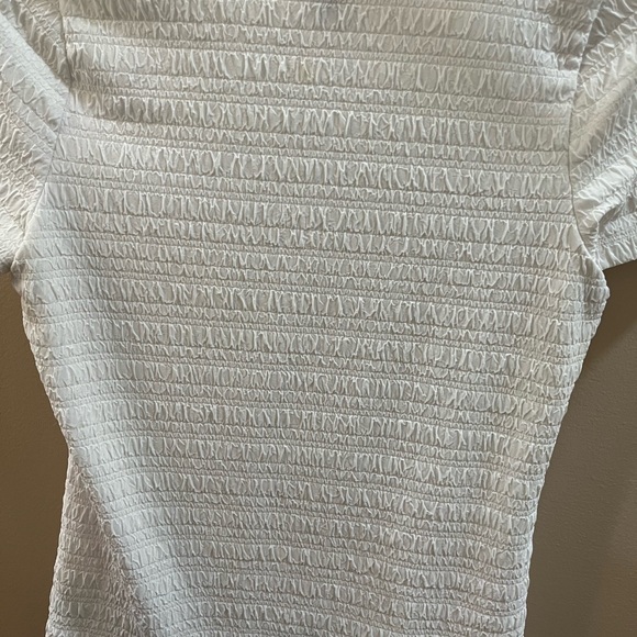 Ribbed White Medium Top - Picture 3 of 3